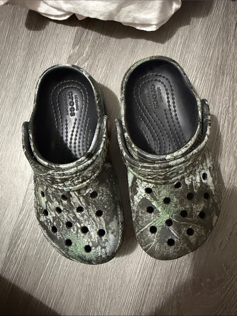 CROCS Kids' Camouflage Print Clog in Green and Black